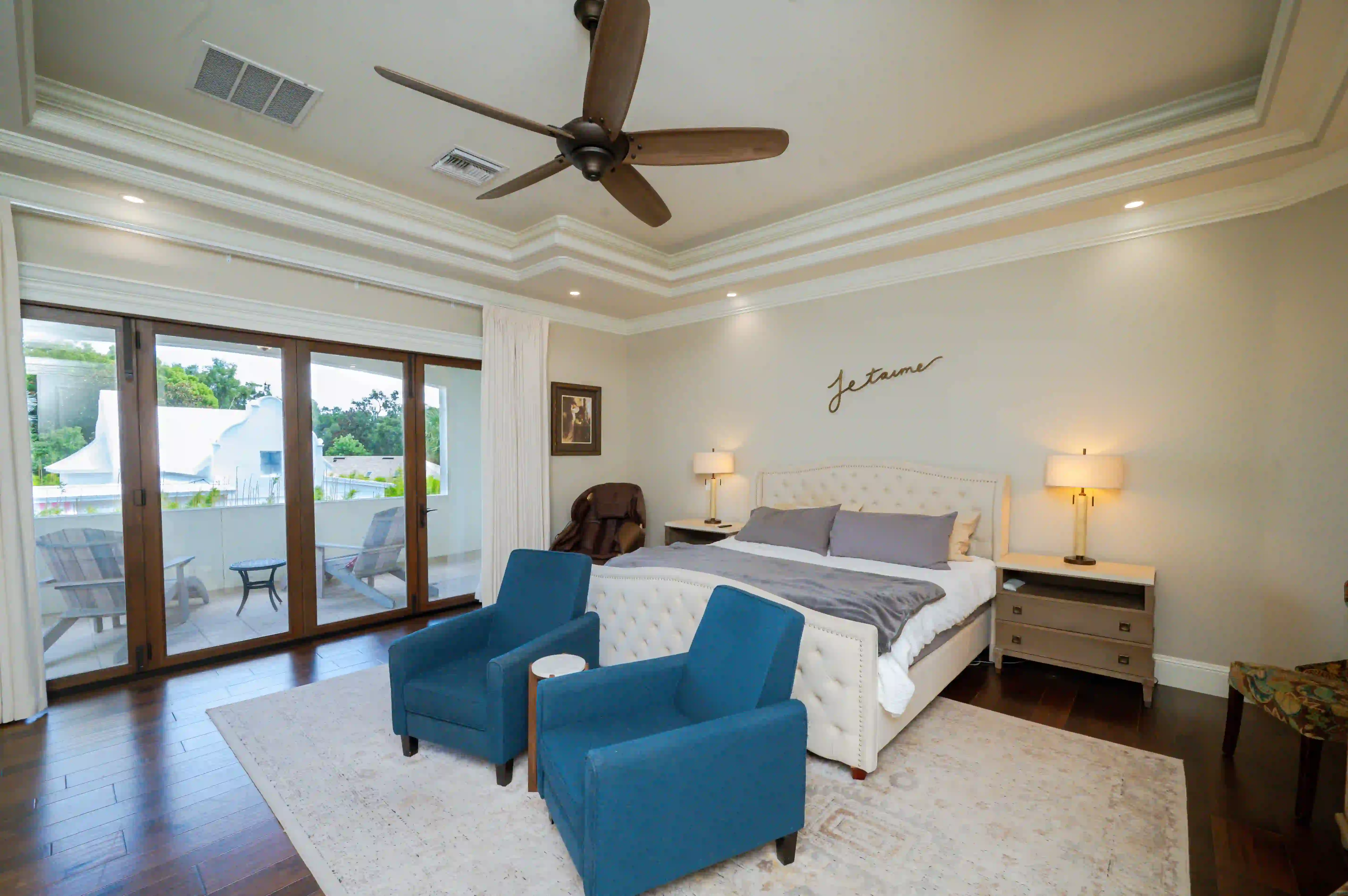 Primary Suite & Private Balcony